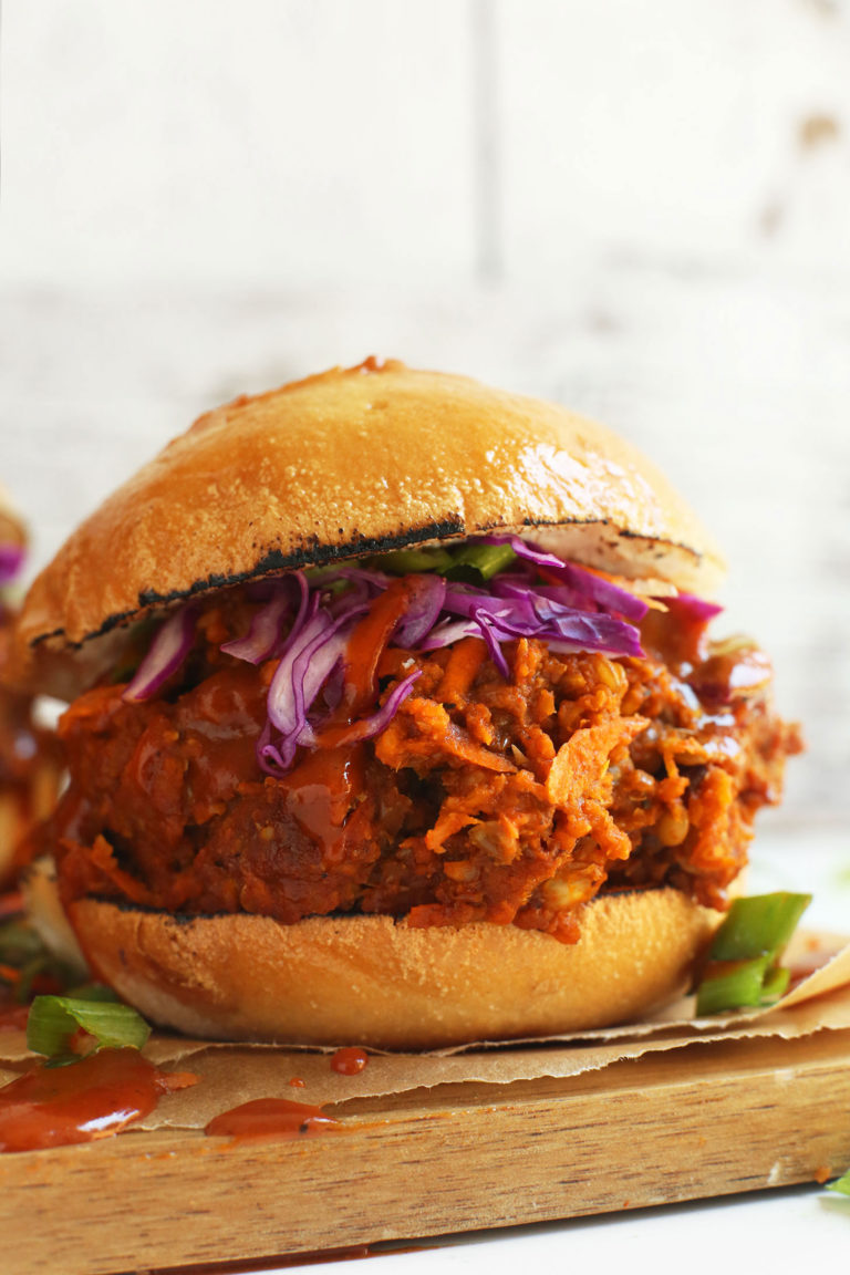 Vegan Pulled Pork Sandwich